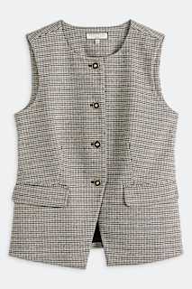 Curved Hem Knit Fitted Vest