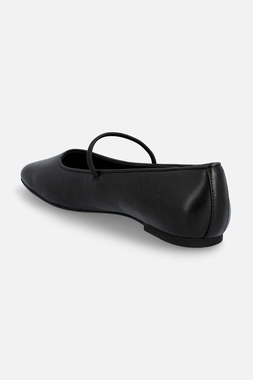 Makcee Leather Flat