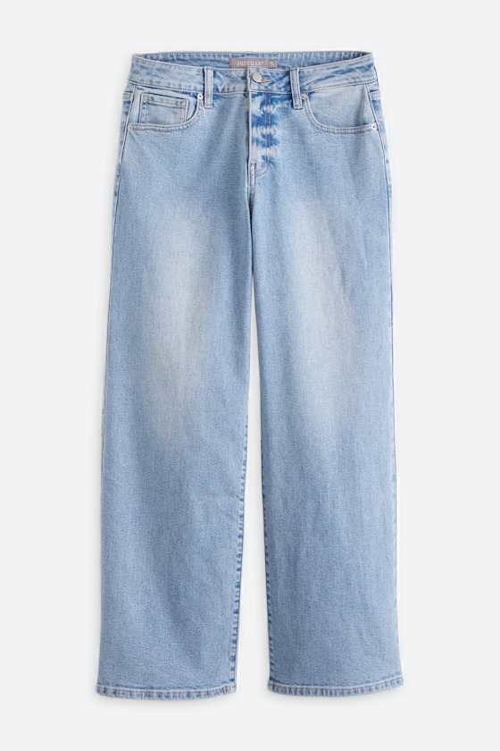 Slim Wide Leg Jean