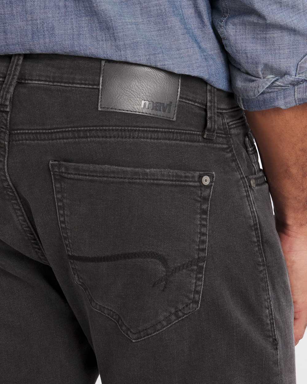 Marcus Slim Straight Fit Williamsburg Stretch Jeans