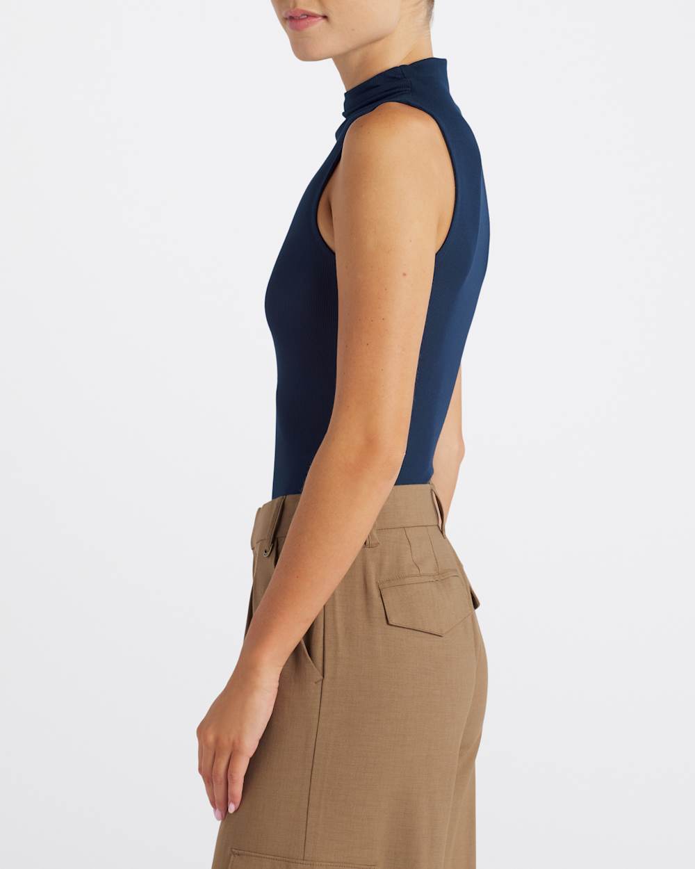 Clemens Sleevless Fitted Mock Neck Tank
